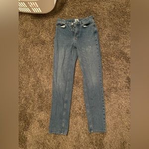 cute BDG mom-high rise blue jeans